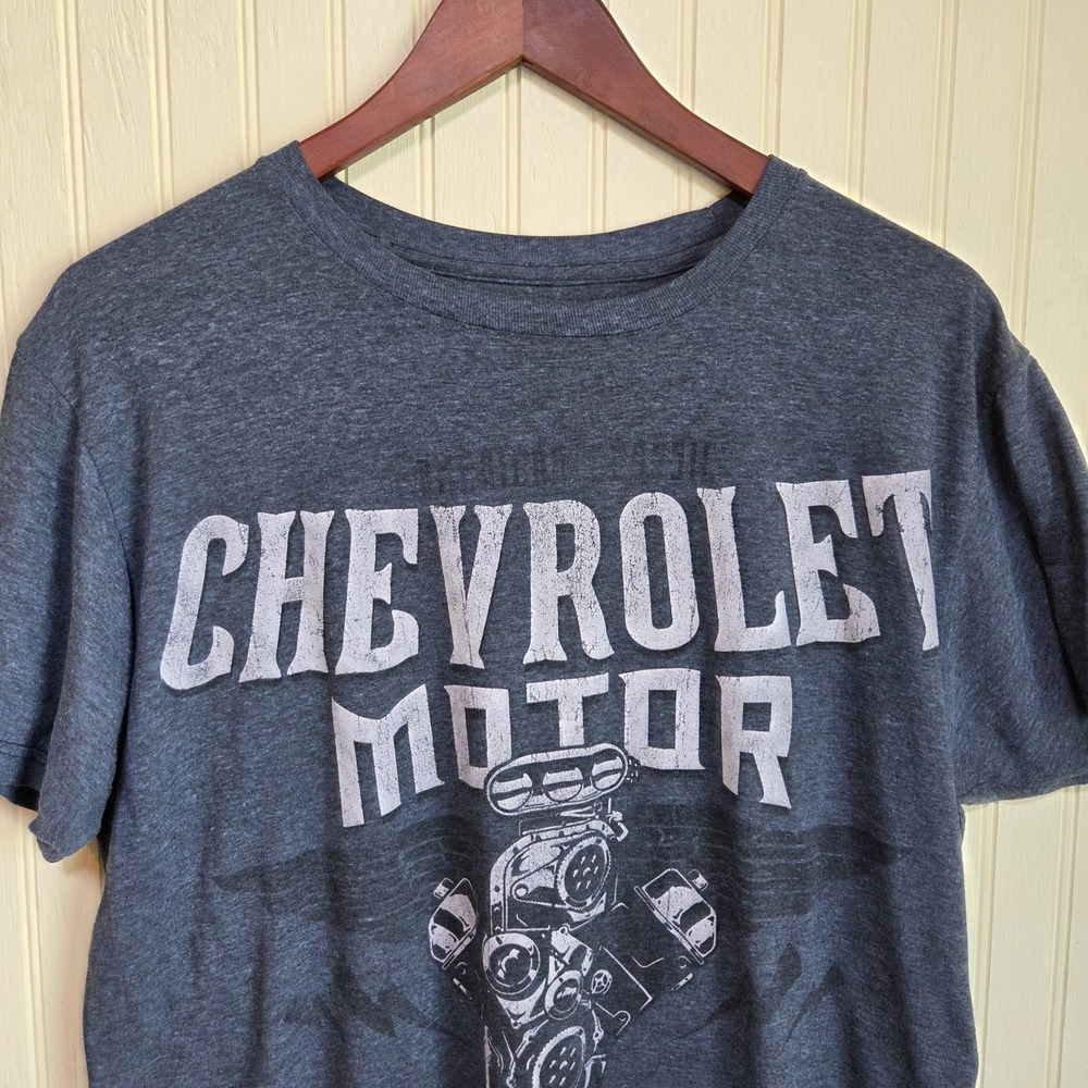 GM Chevrolet Motor Division Shirt Mens Medium Gray Engine Graphic Tee Auto